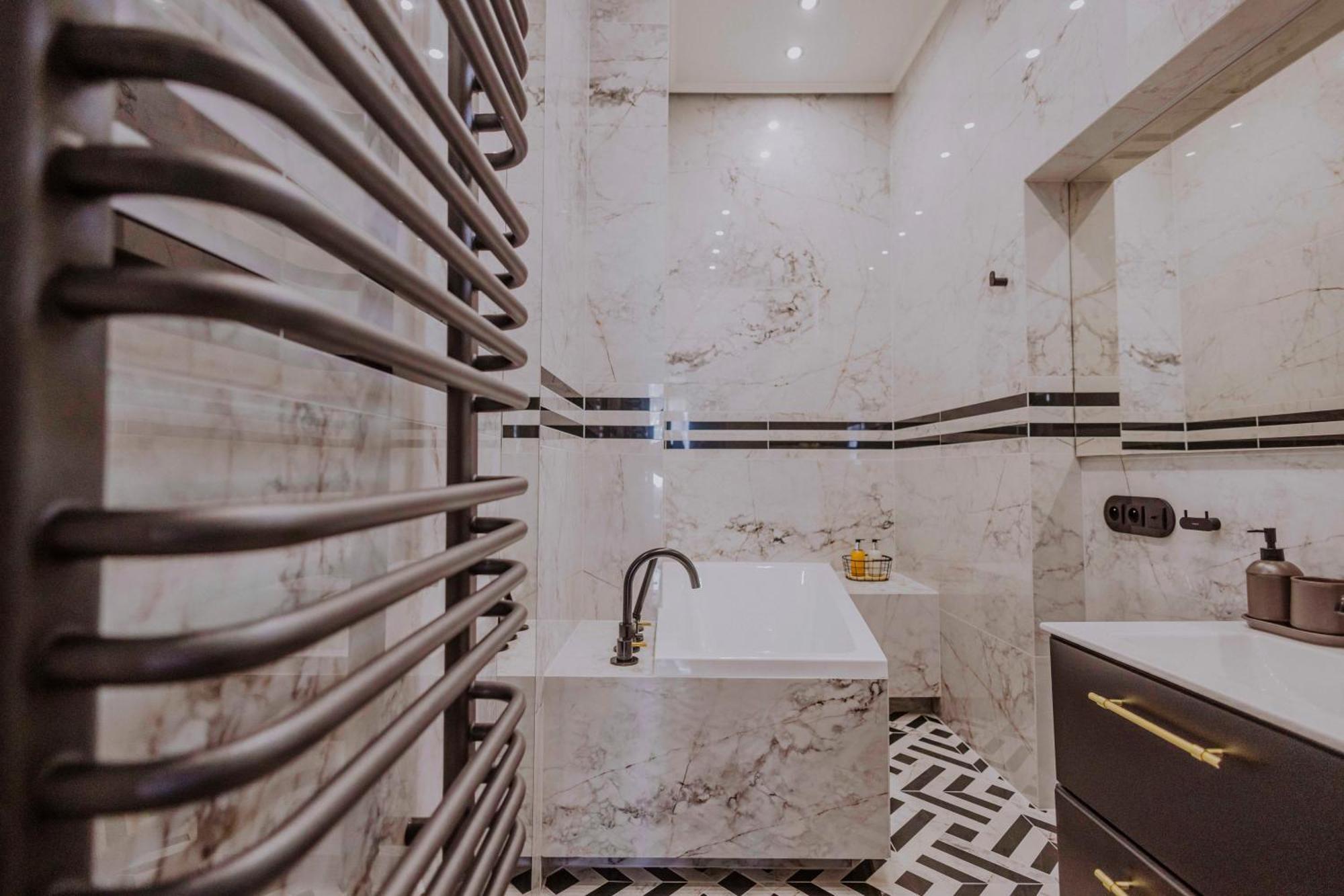 Crown Pearl - Wonderful Apartment, 110Scm, 4 Rooms Cracovie Extérieur photo