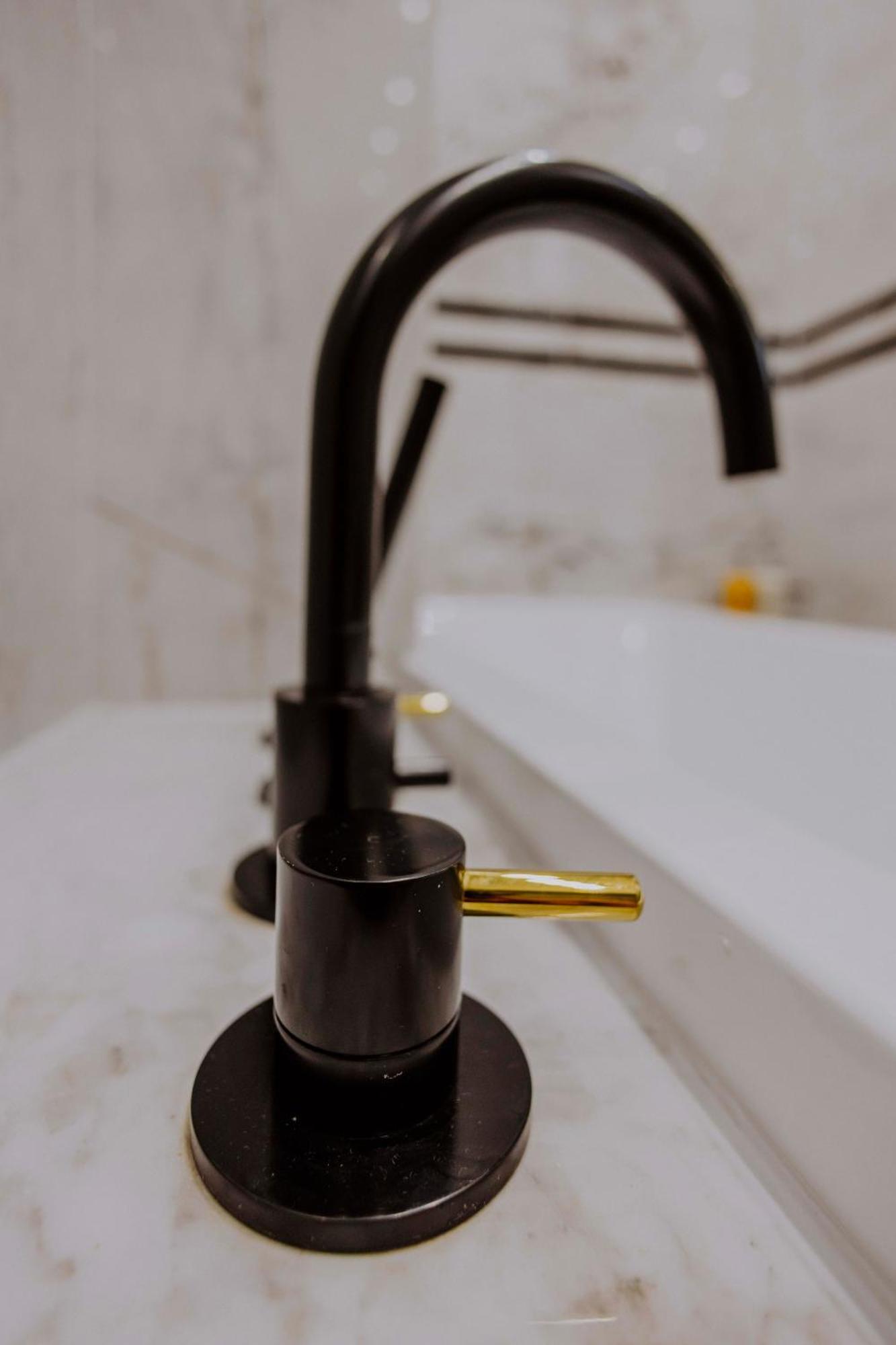 Crown Pearl - Wonderful Apartment, 110Scm, 4 Rooms Cracovie Extérieur photo